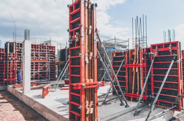 Heavy Lifting & Crane Operations